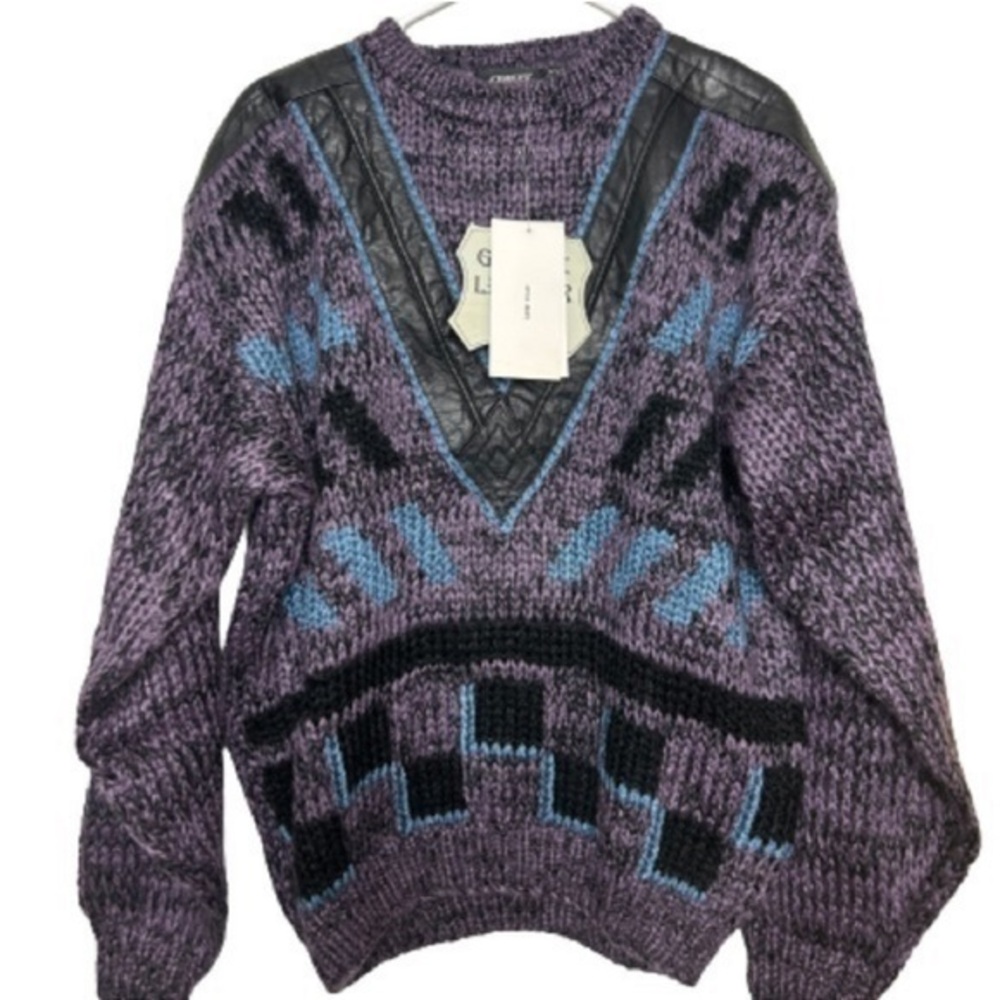 Street Scenes leather trim hand‎ knit sweater
vintage